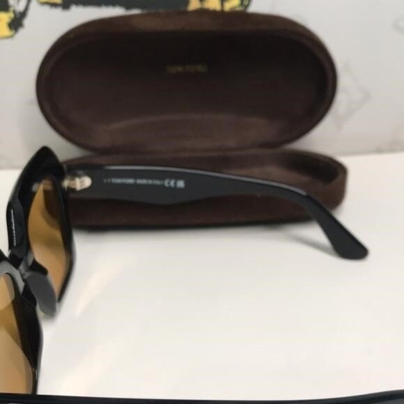New Authentic Tom Ford TF1157 01E “Esme” Sunglasses – Shiny Black with Brown Len - Picture 11 of 12